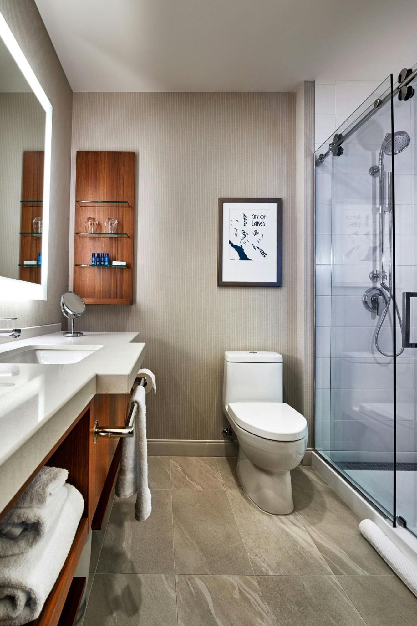 Delta Hotels By Marriott Dartmouth Esterno foto