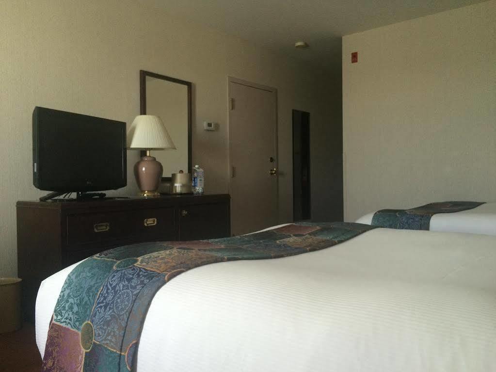 Delta Hotels By Marriott Dartmouth Esterno foto